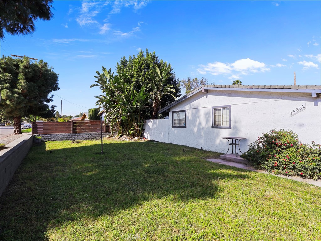 15801 Chatsworth