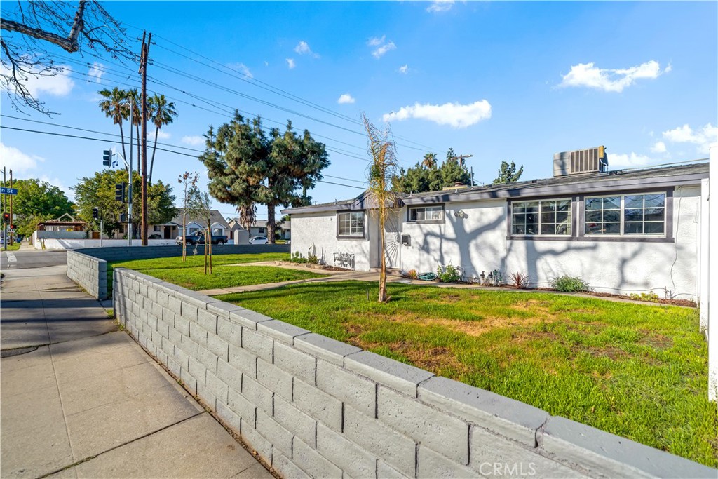 15801 Chatsworth