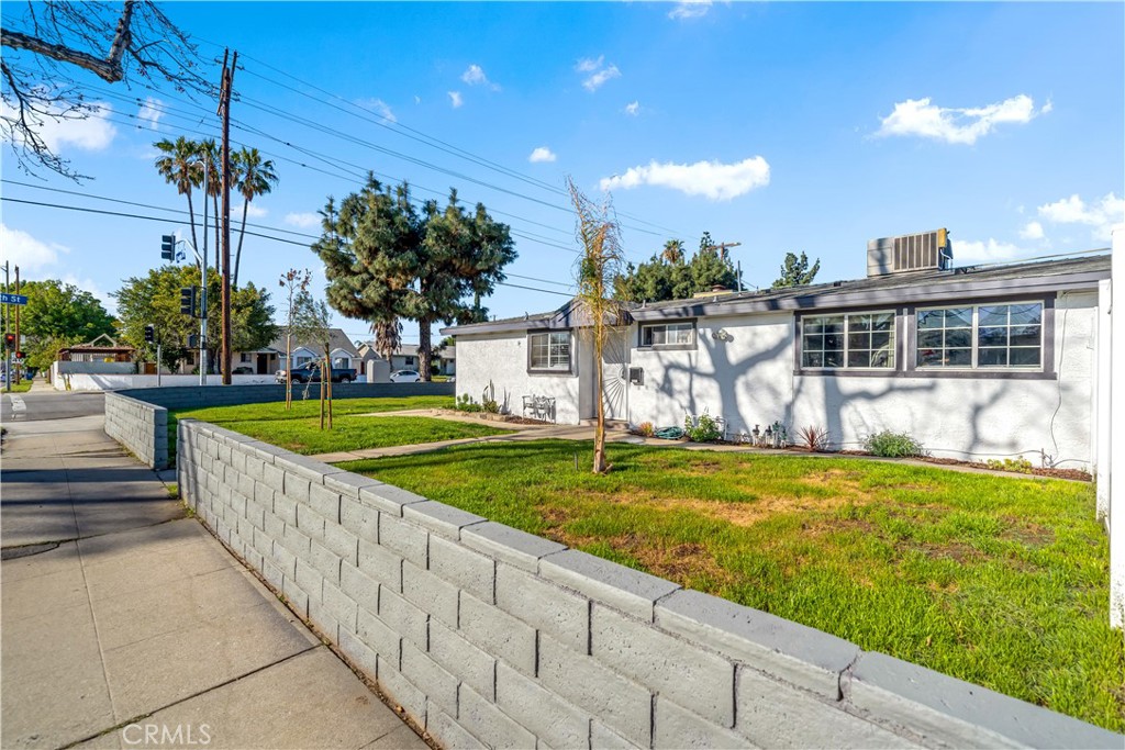 15801 Chatsworth