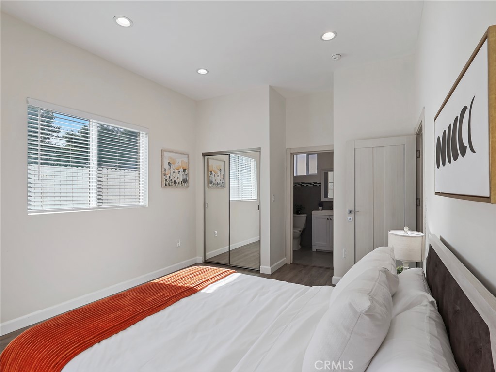 15801 Chatsworth
