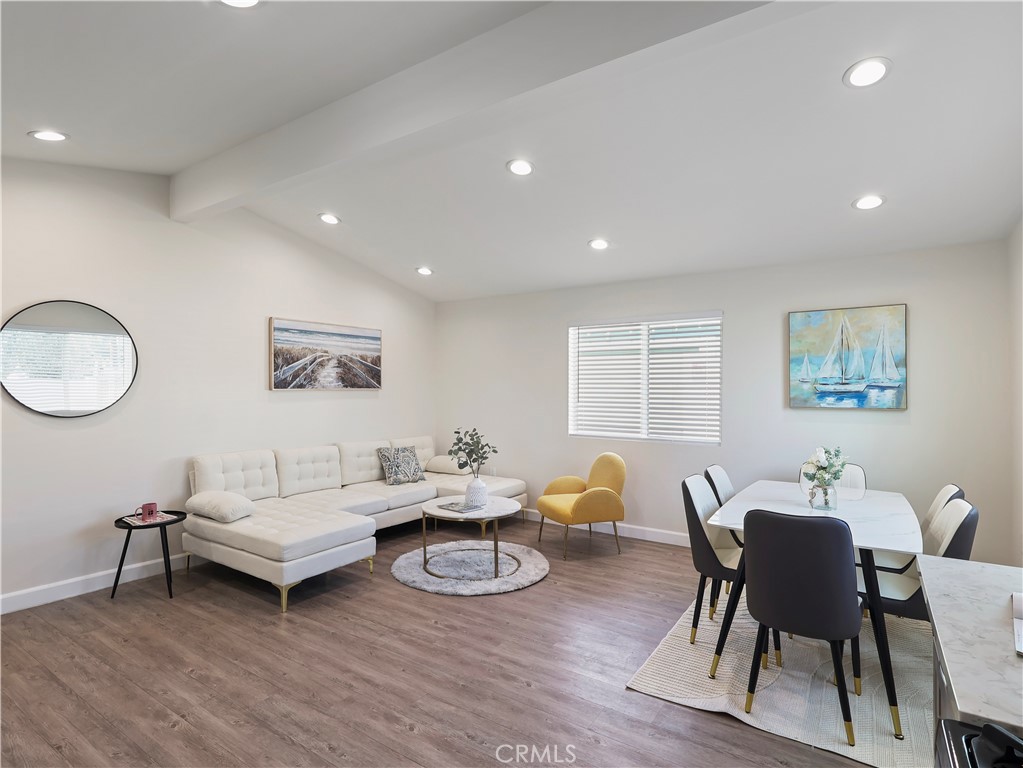 15801 Chatsworth