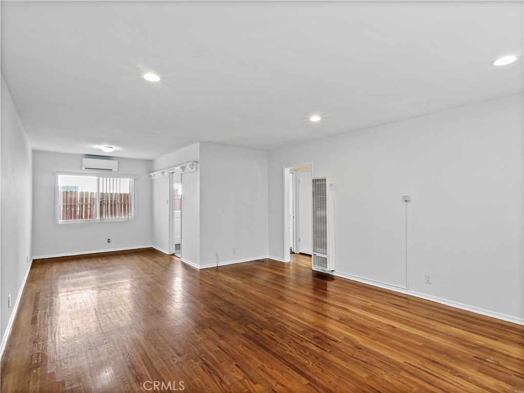 4918 1/2 Tujunga Avenue