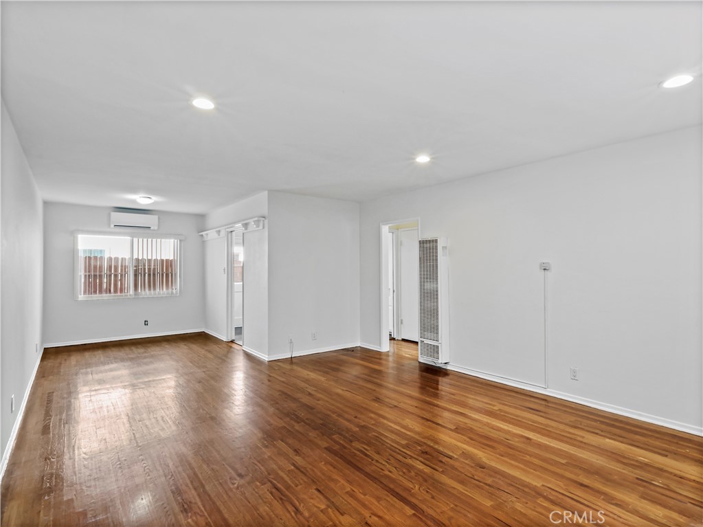 4918 1/2 Tujunga Avenue