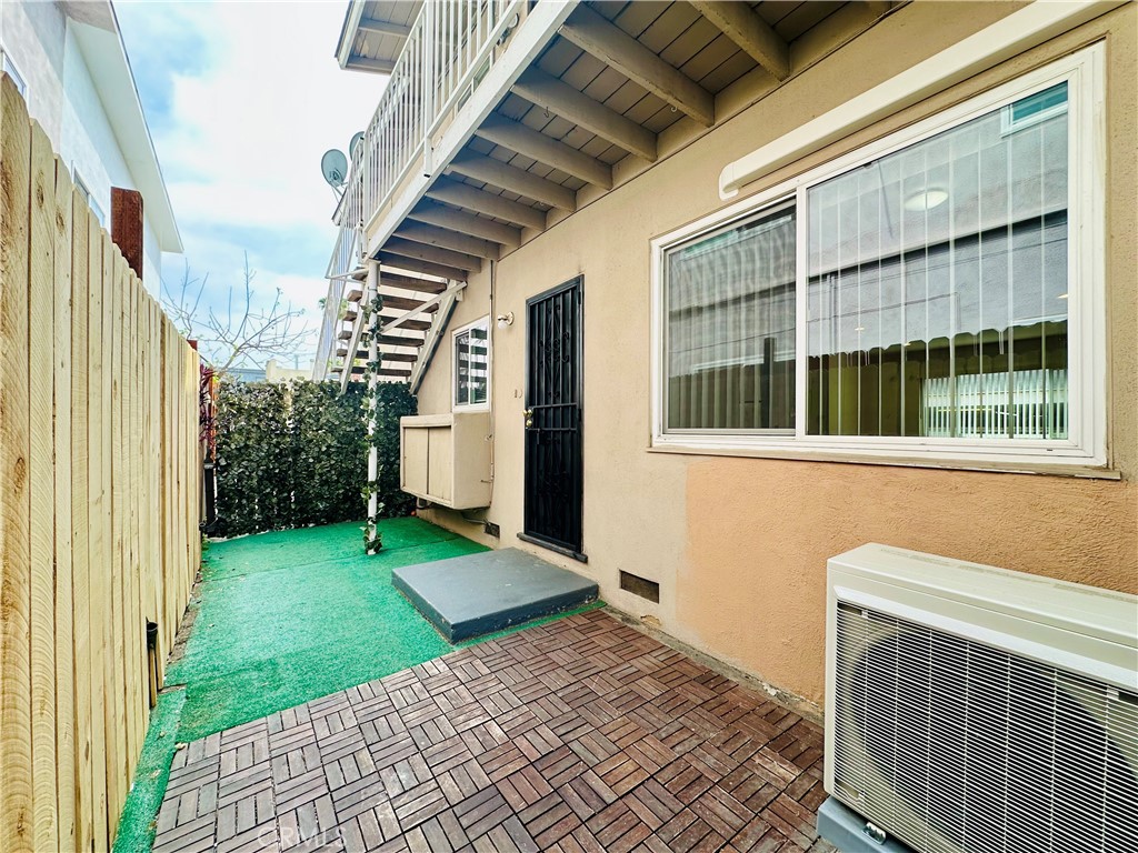 4918 1/2 Tujunga Avenue