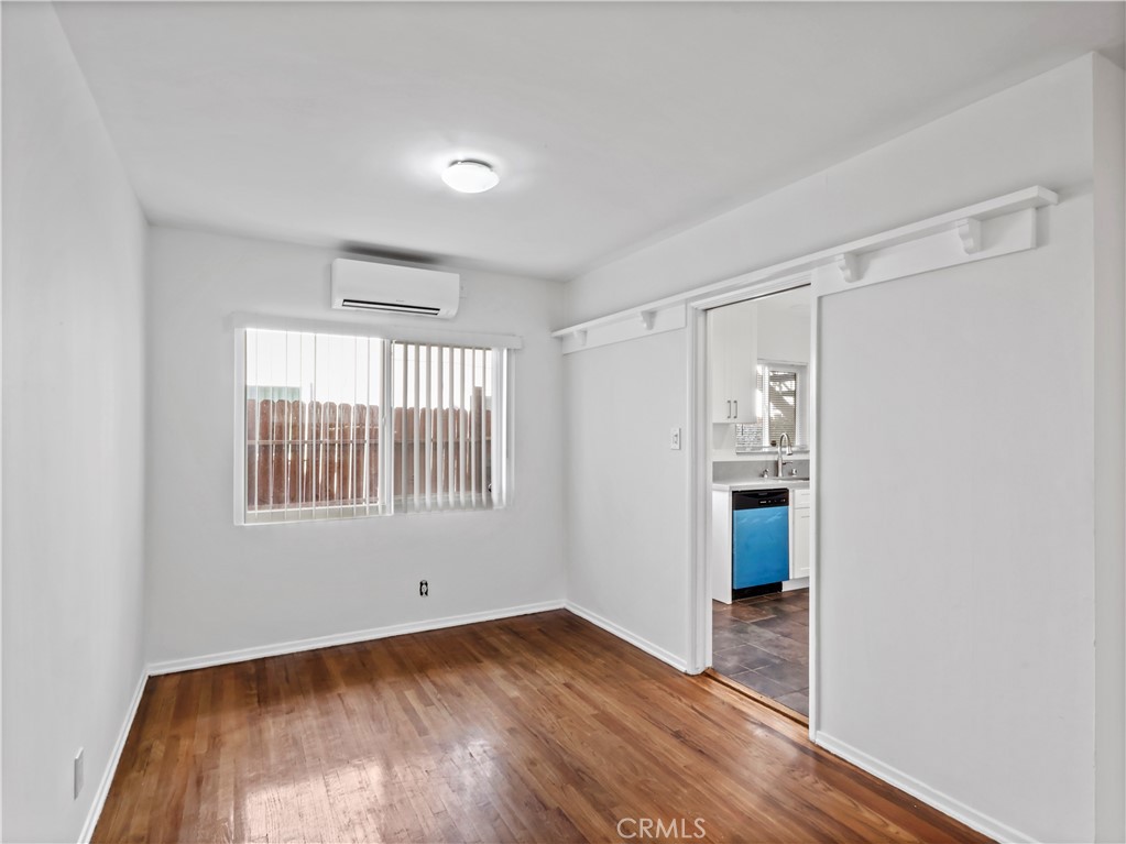 4918 1/2 Tujunga Avenue