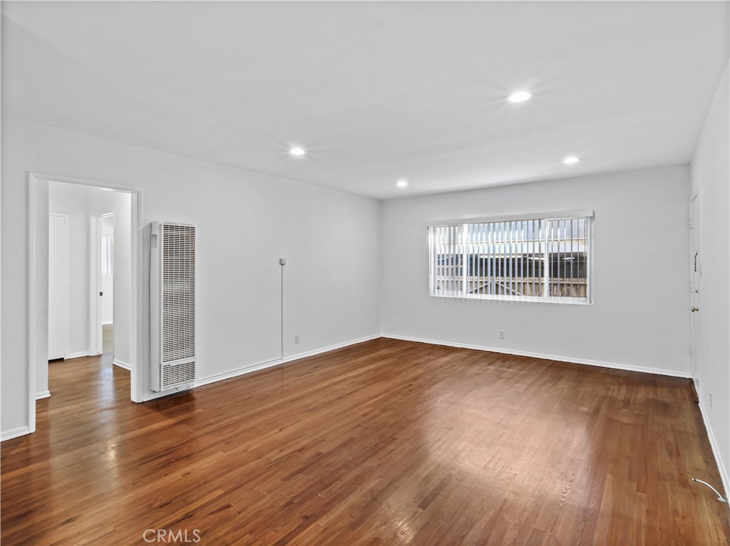 4918 1/2 Tujunga Avenue