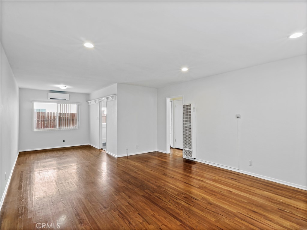 4918 1/2 Tujunga Avenue