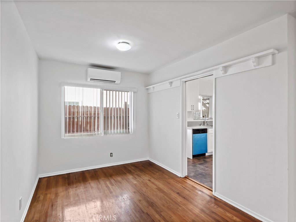 4918 1/2 Tujunga Avenue