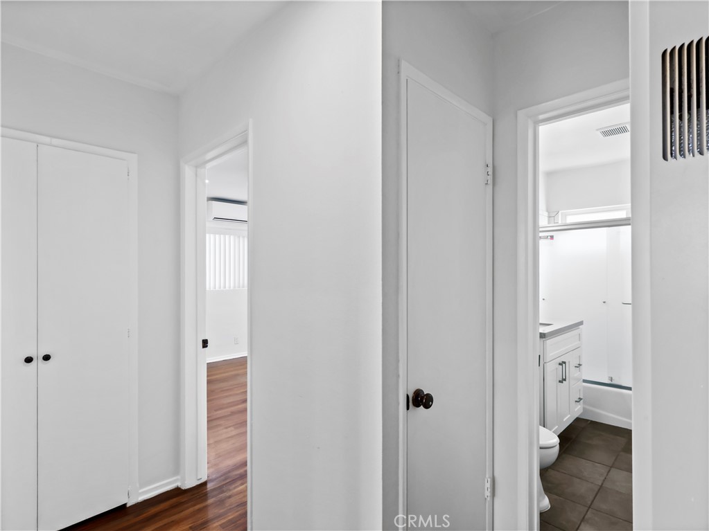 4918 1/2 Tujunga Avenue