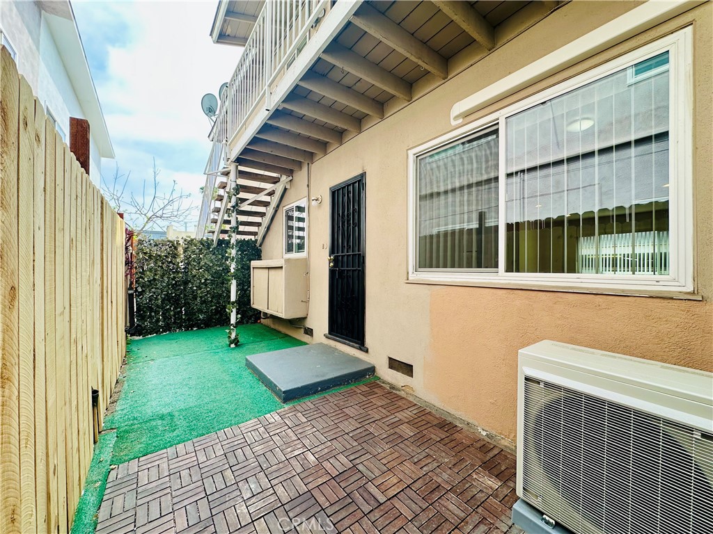 4918 1/2 Tujunga Avenue