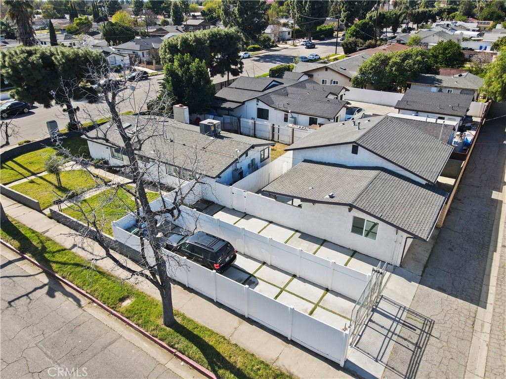 15803 Chatsworth Street