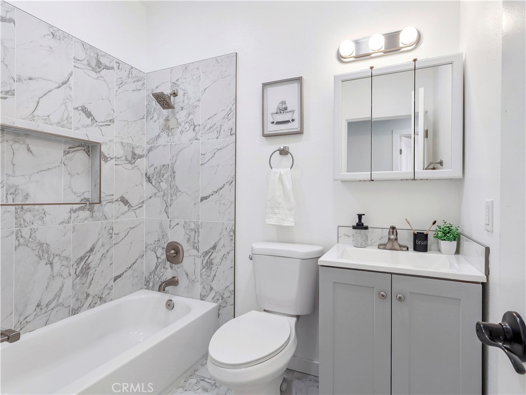 7320 Balboa Boulevard