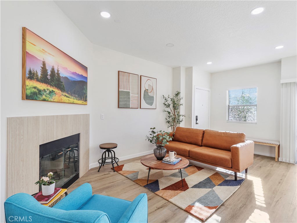 7320 Balboa Boulevard