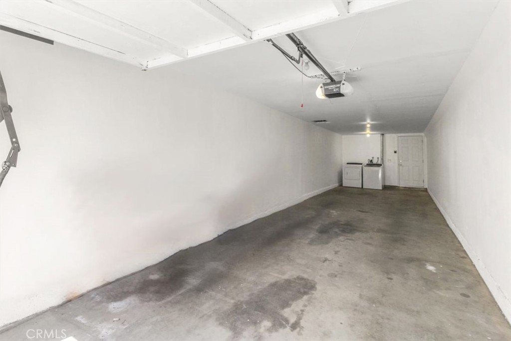 7320 Balboa Boulevard