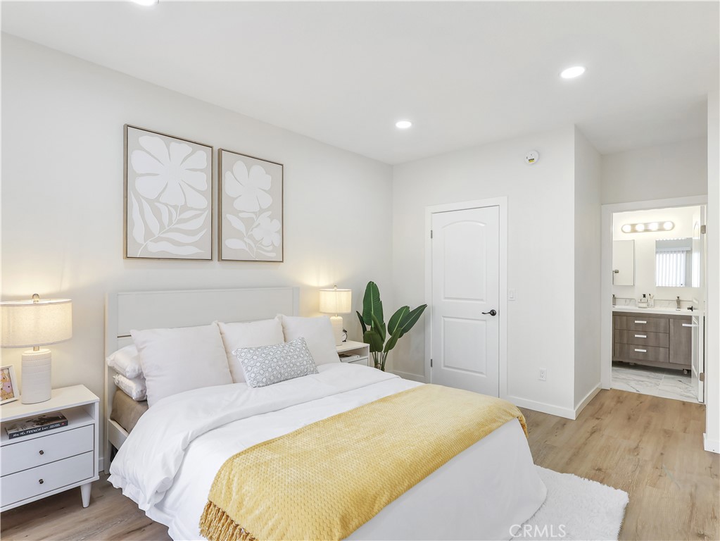 7320 Balboa Boulevard