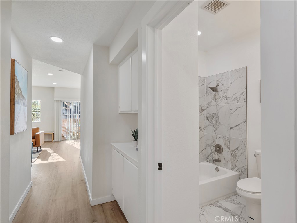 7320 Balboa Boulevard