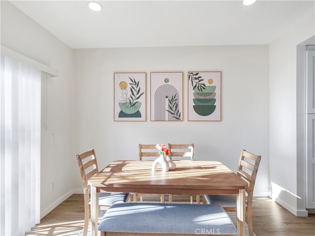 7320 Balboa Boulevard