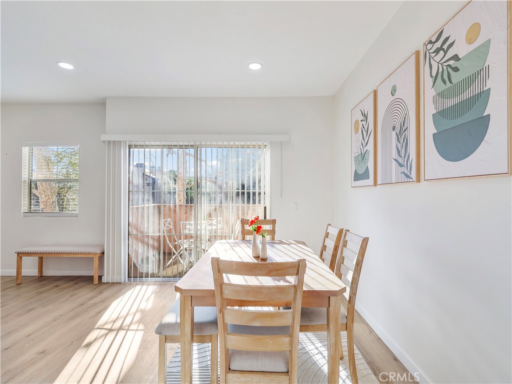 7320 Balboa Boulevard