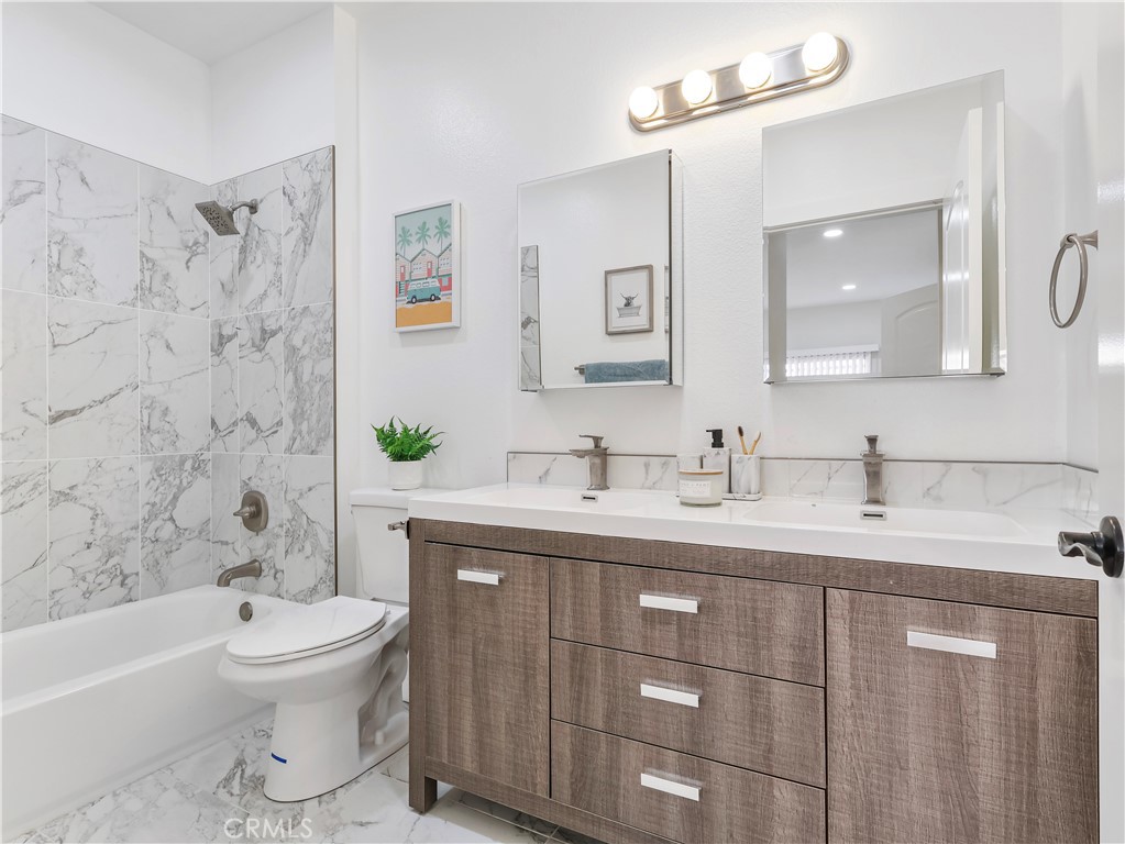 7320 Balboa Boulevard