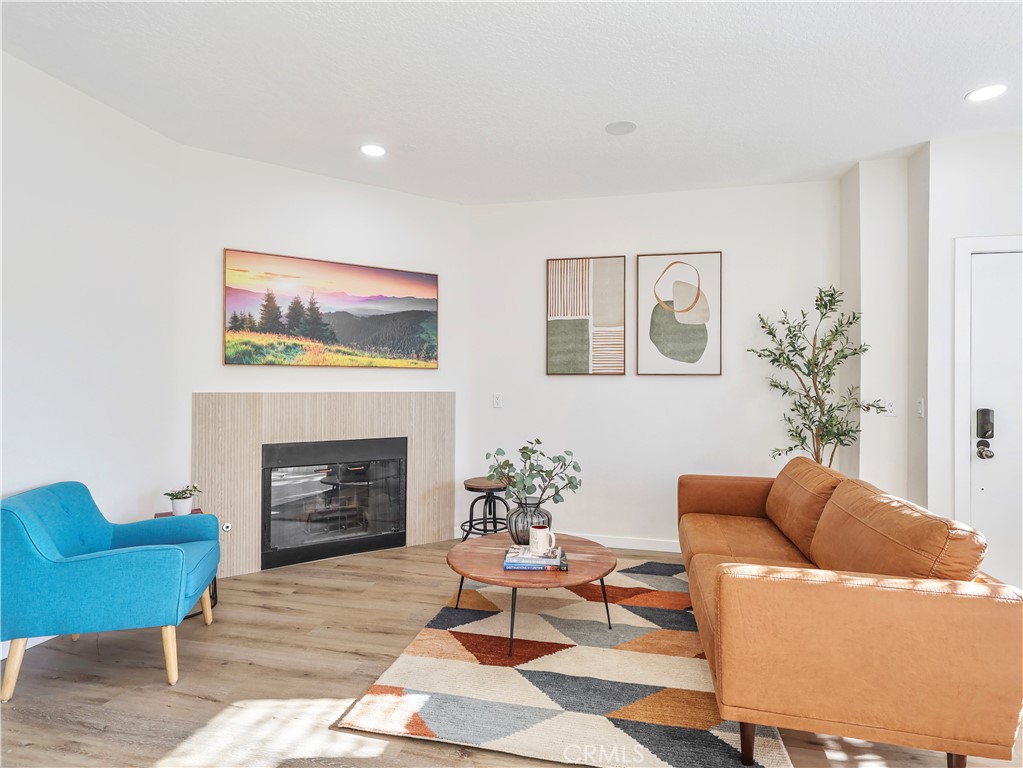 7320 Balboa Boulevard