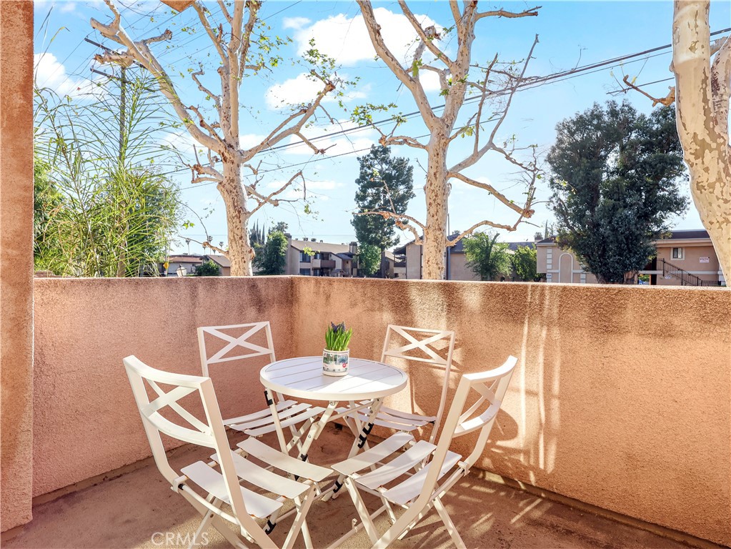 7320 Balboa Boulevard