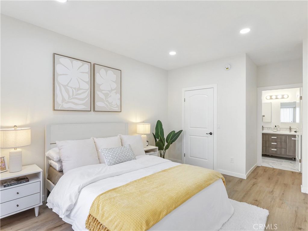 7320 Balboa Boulevard