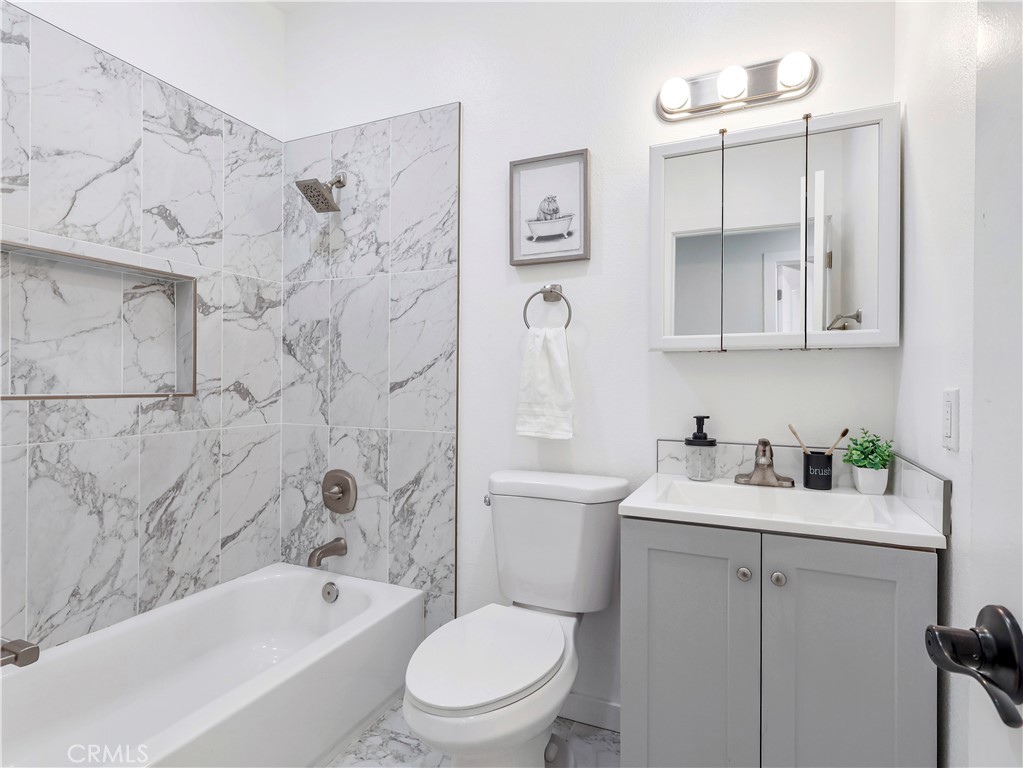 7320 Balboa Boulevard