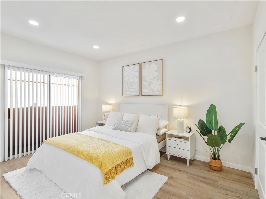 7320 Balboa Boulevard