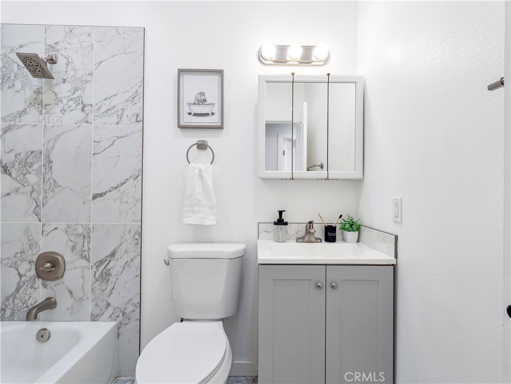 7320 Balboa Boulevard