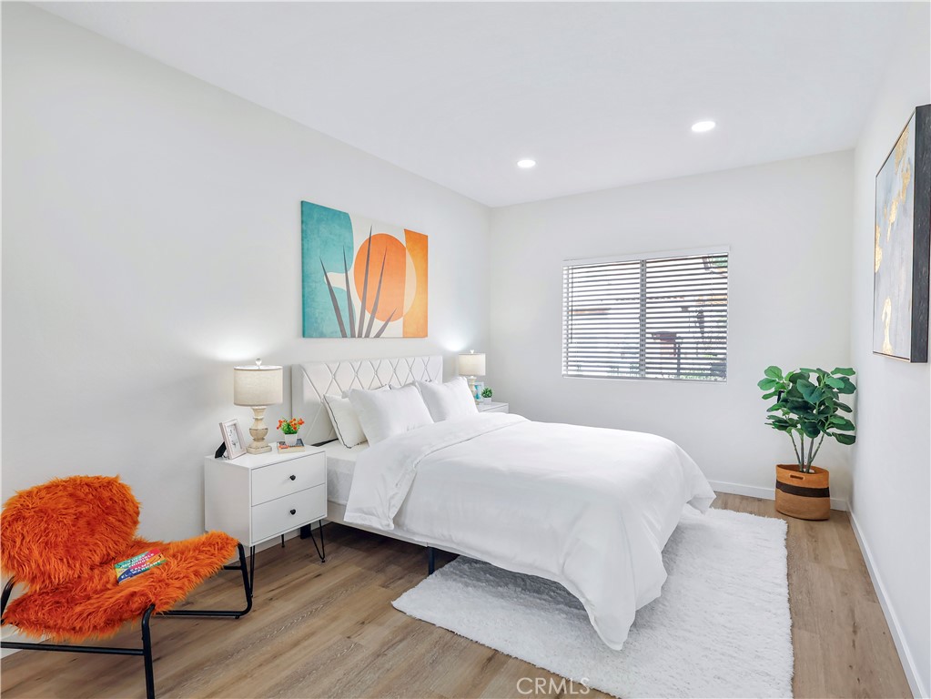 7320 Balboa Boulevard