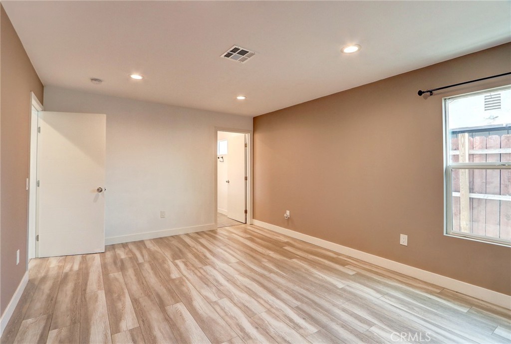 1/2 Beckford Avenue
