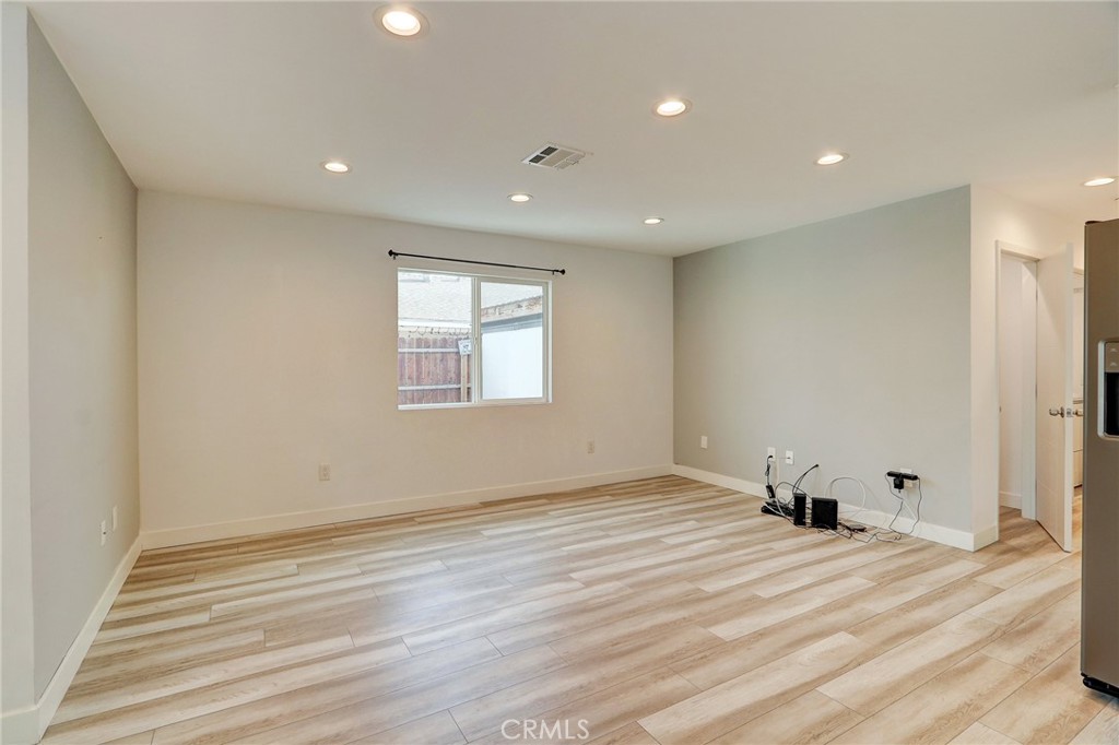 1/2 Beckford Avenue