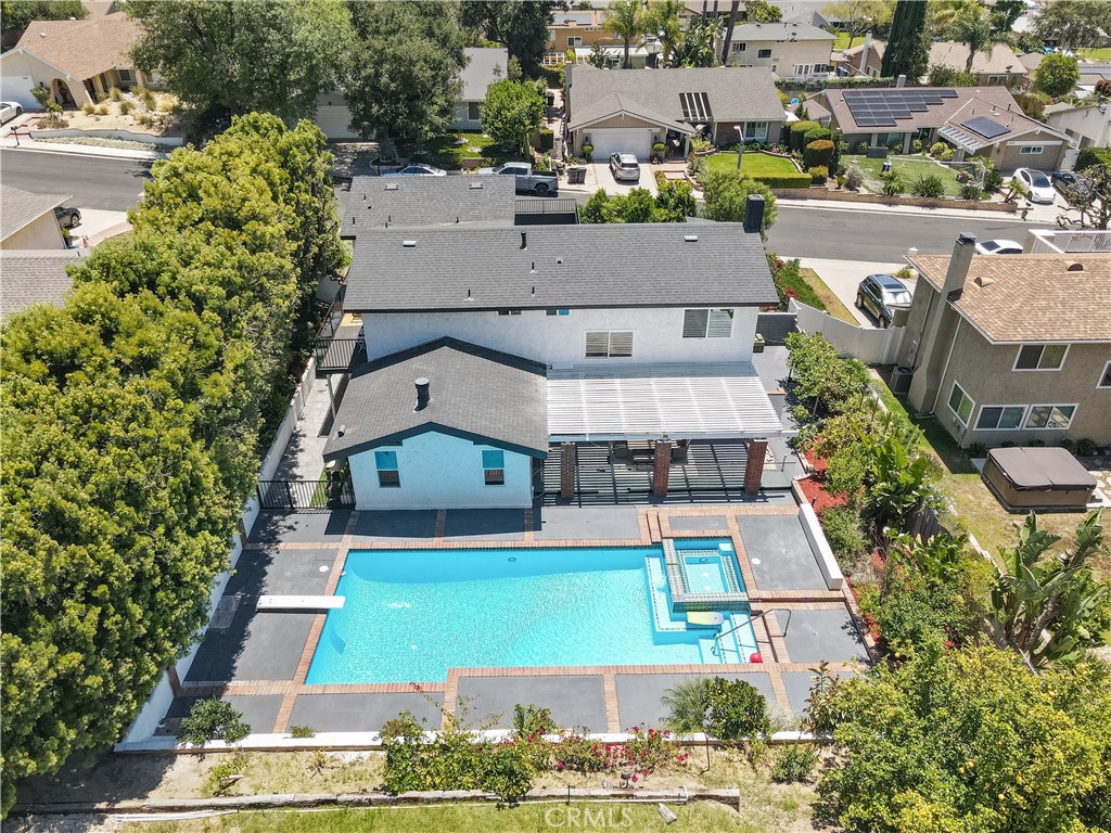 2057 Woodglen Street