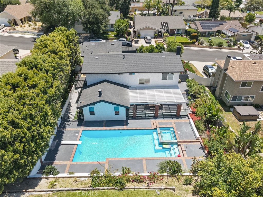 2057 Woodglen Street