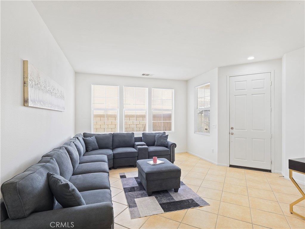 6109 W Avenue K9
