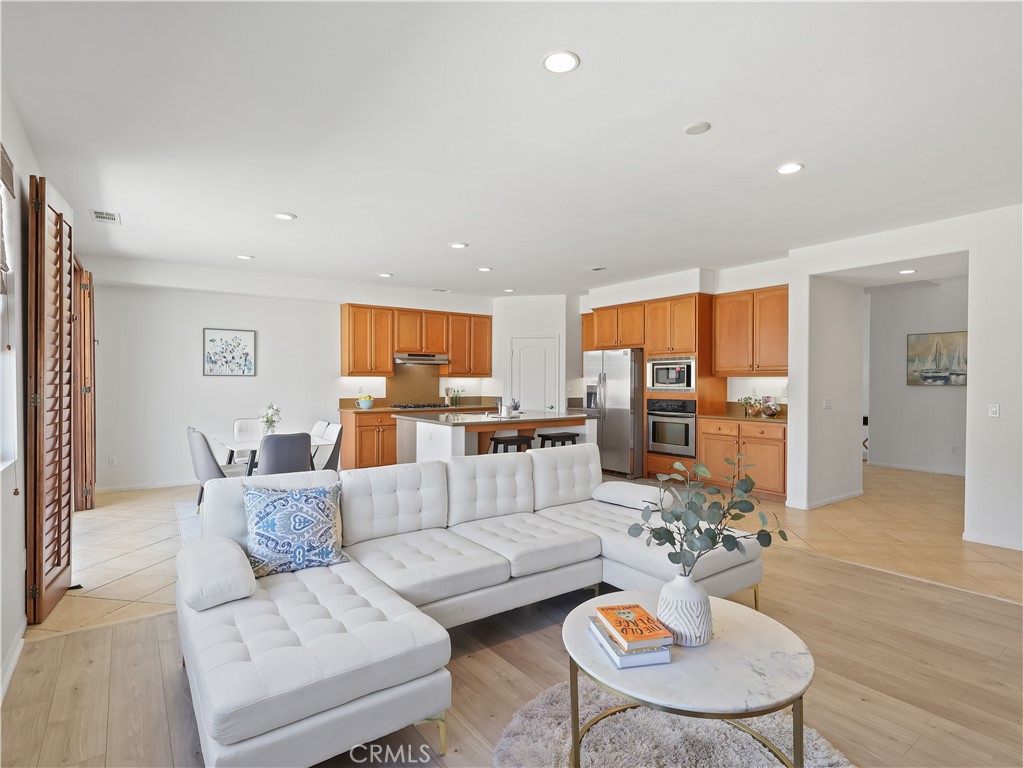 6109 W Avenue K9