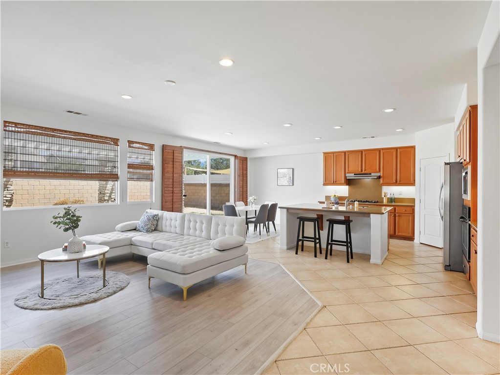 6109 W Avenue K9