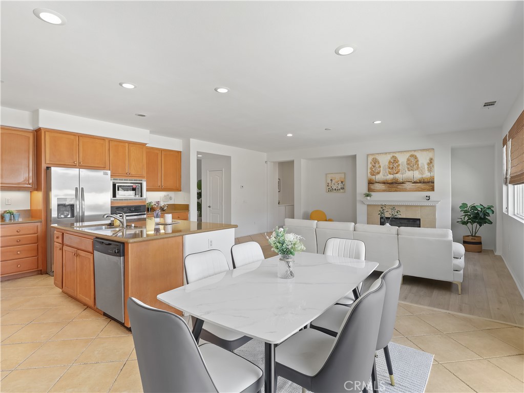 6109 W Avenue K9