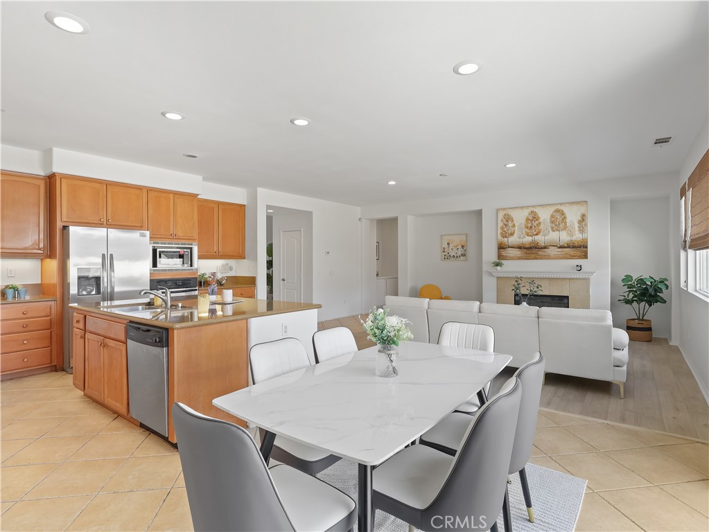 6109 W Avenue K9