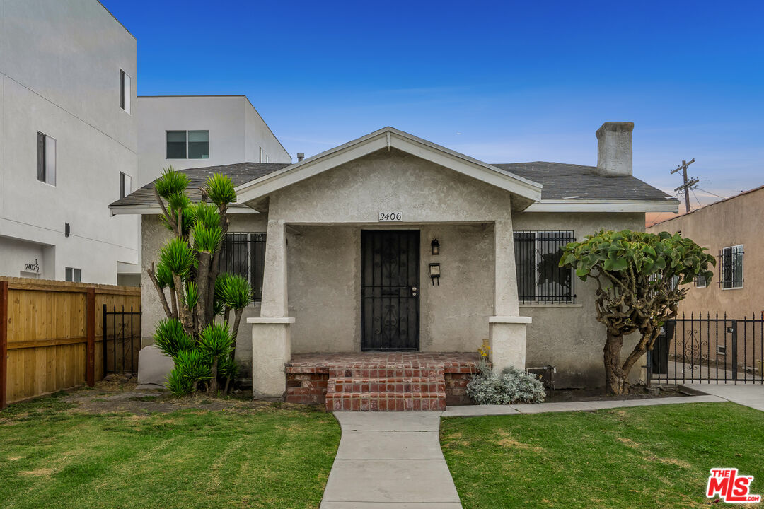 2406 S Cochran Ave