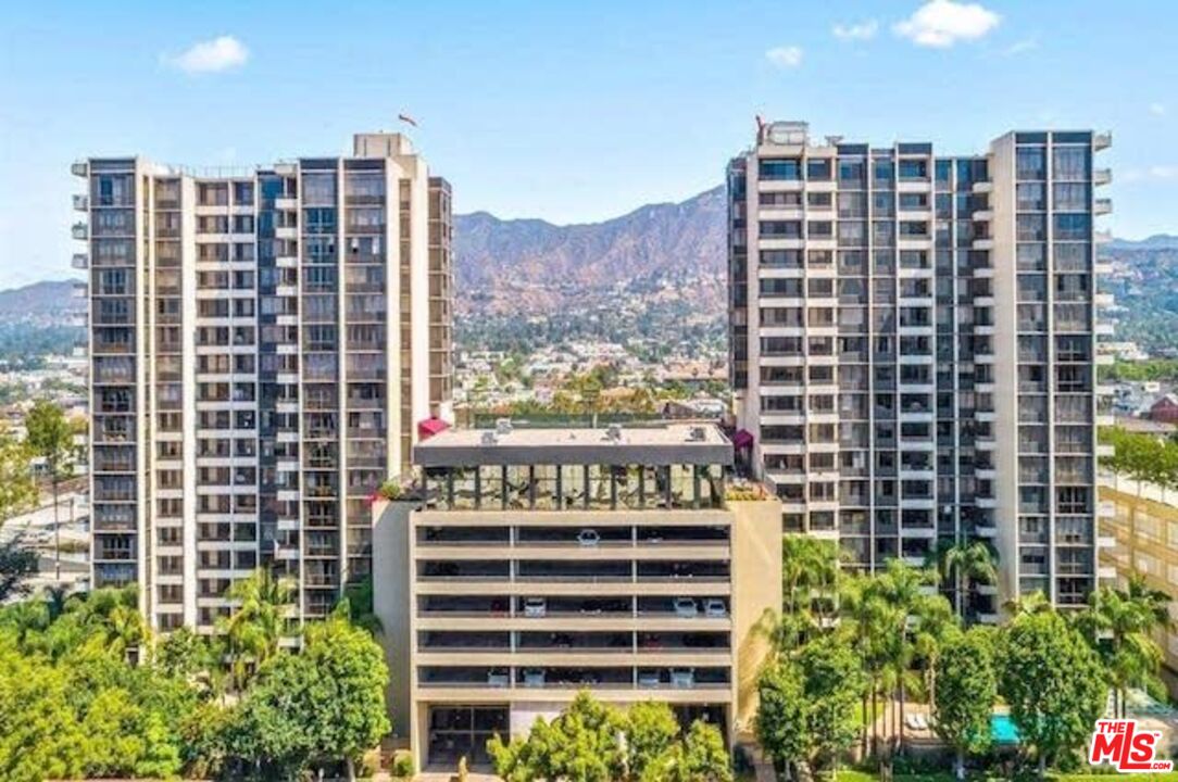 343 Pioneer Dr Unit: 1205