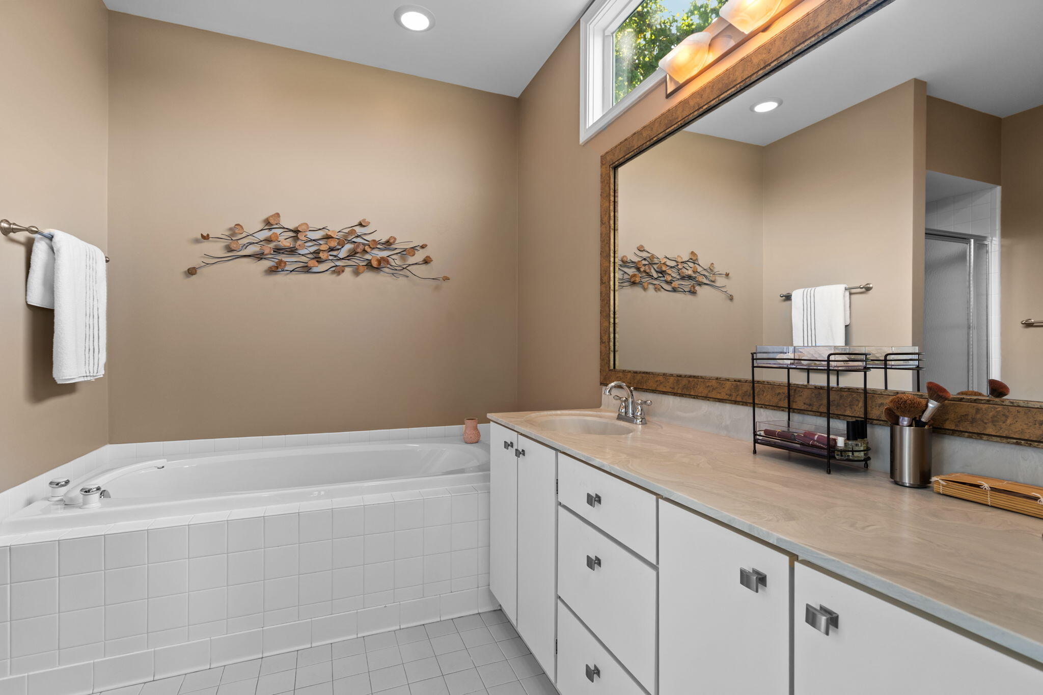 4760 Sawgrass Drive E