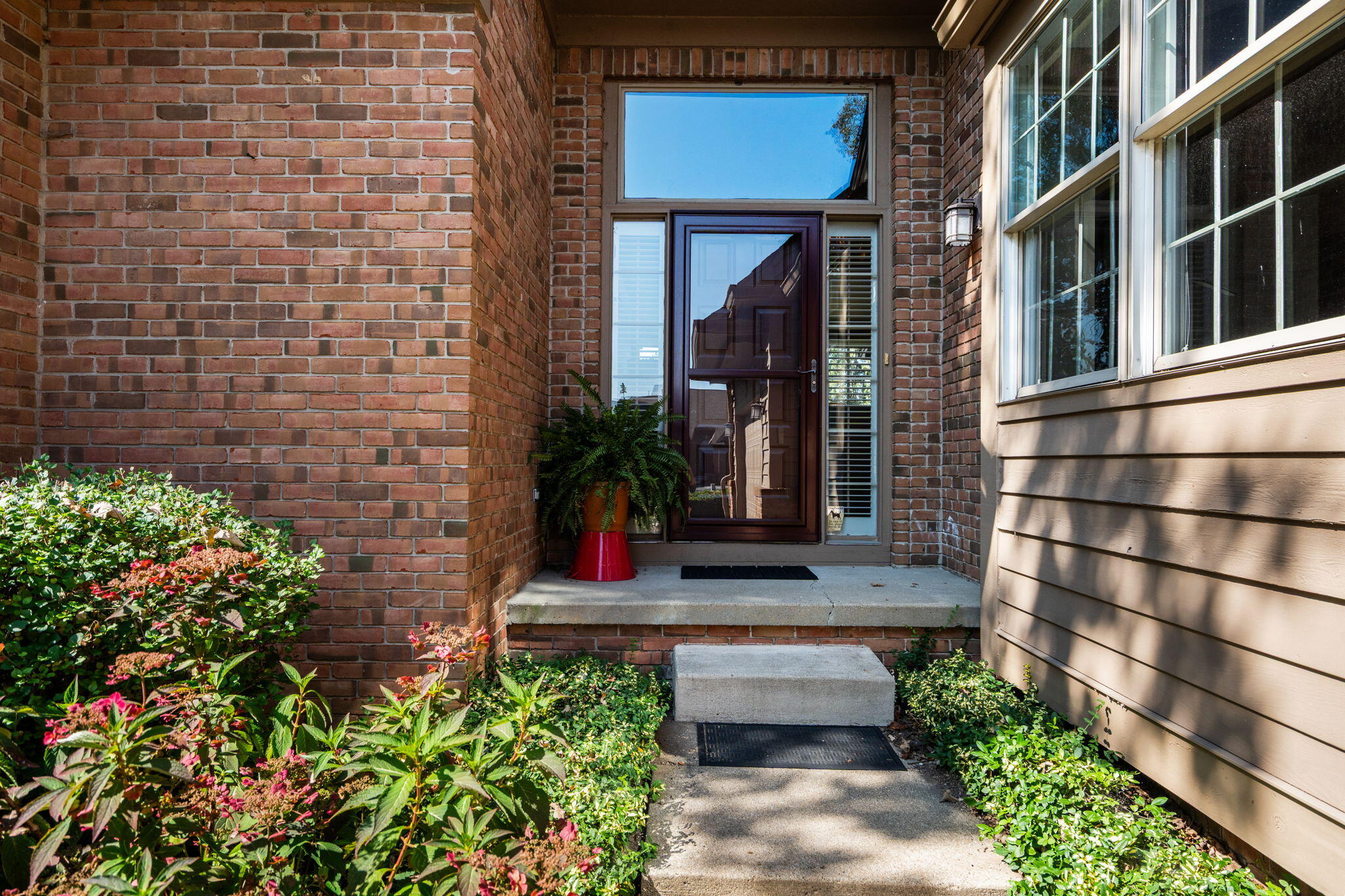 4760 Sawgrass Drive E