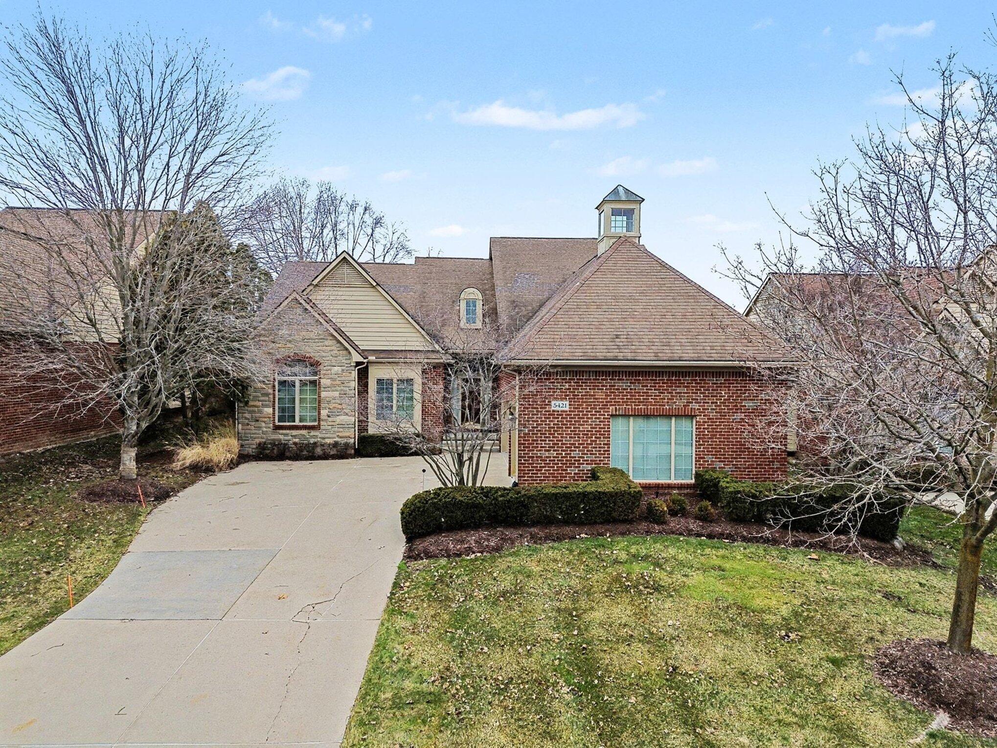 5421 Pinnacle Court