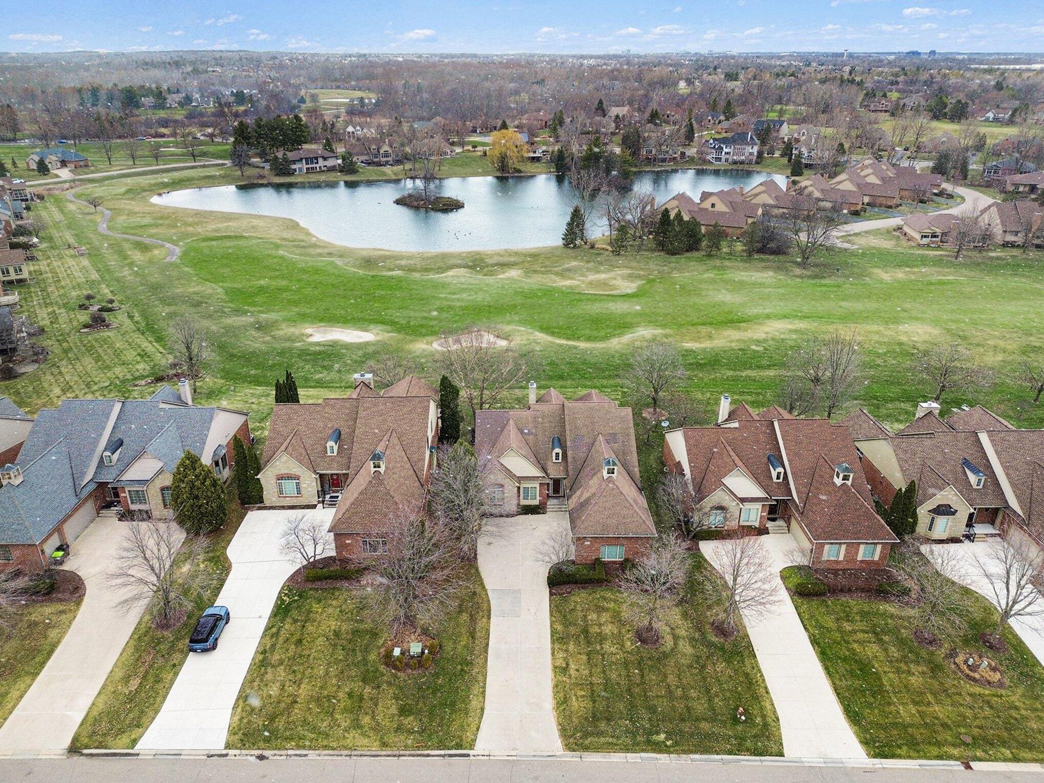 5421 Pinnacle Court