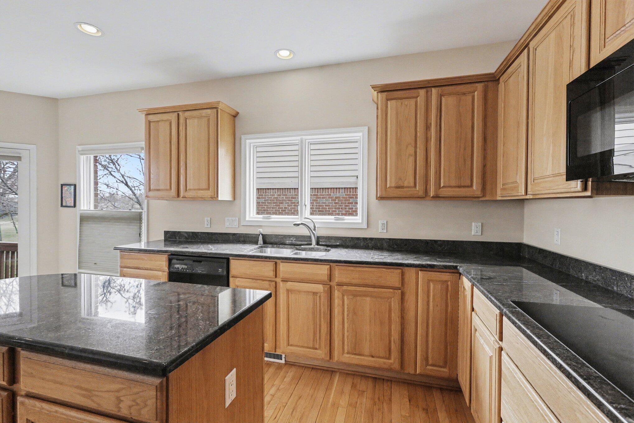 5421 Pinnacle Court