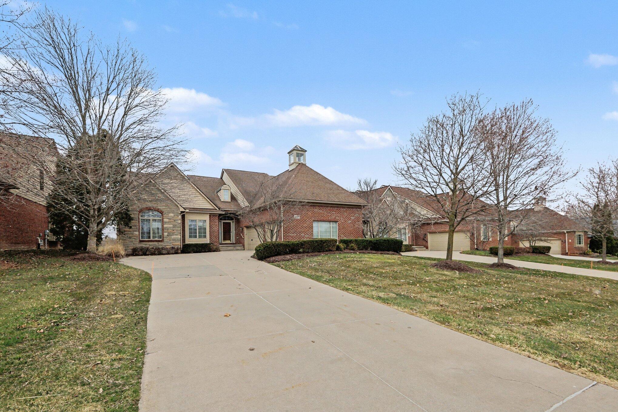 5421 Pinnacle Court