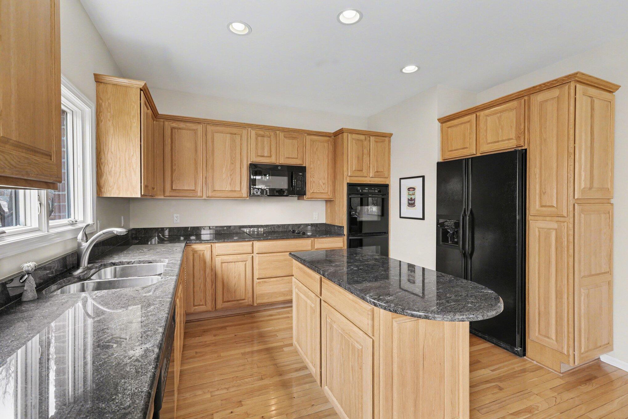 5421 Pinnacle Court