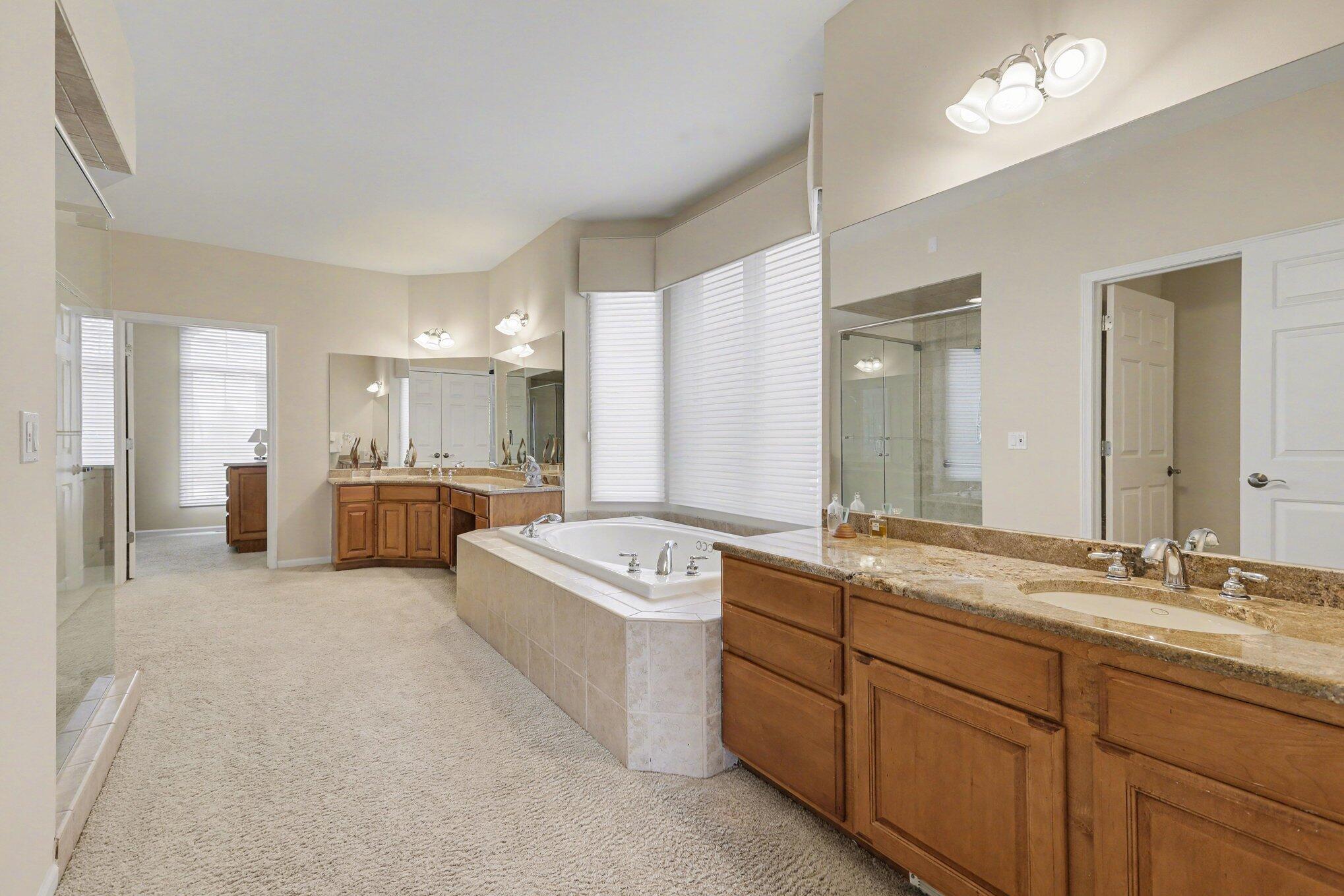 5421 Pinnacle Court