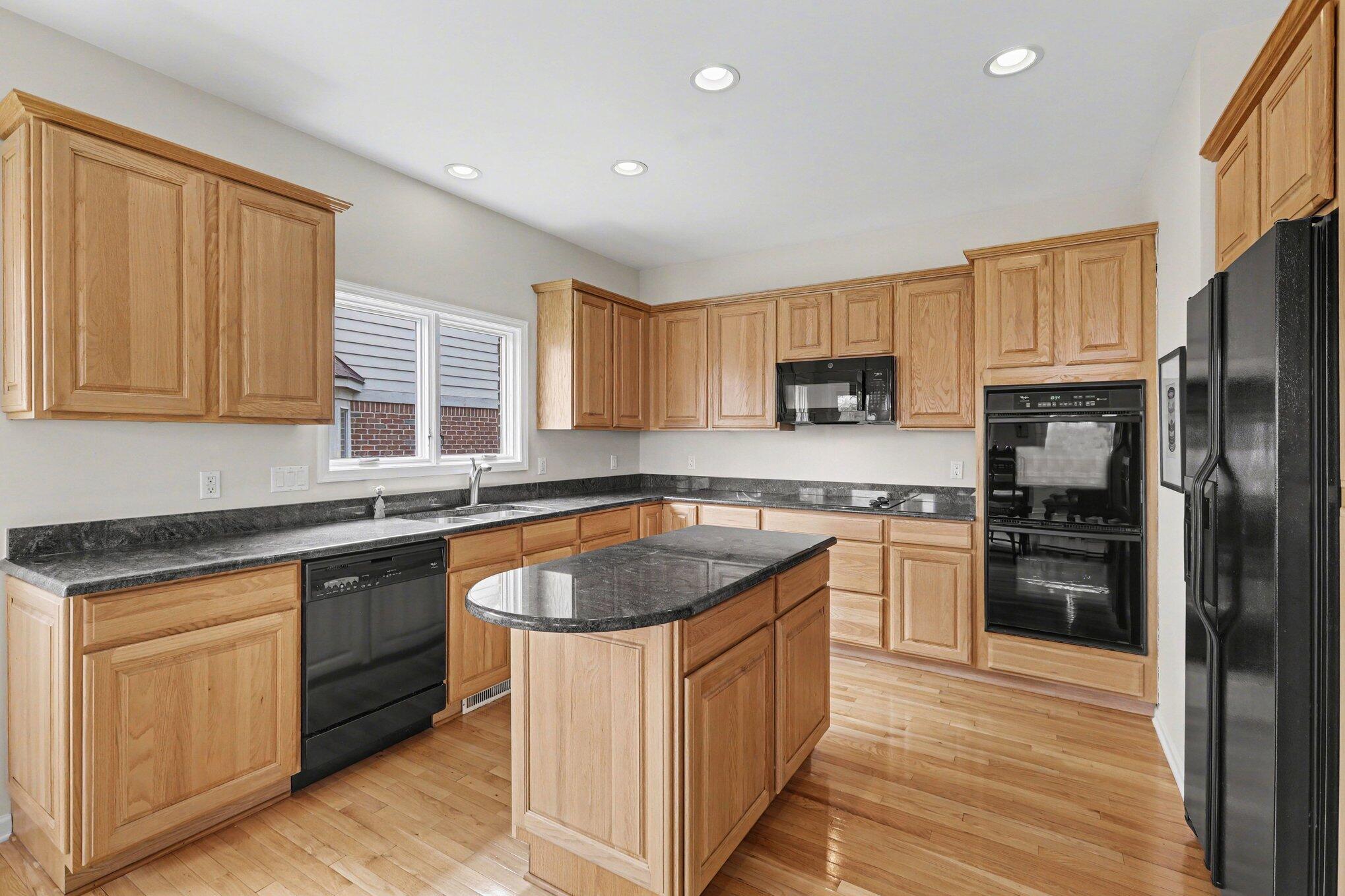 5421 Pinnacle Court